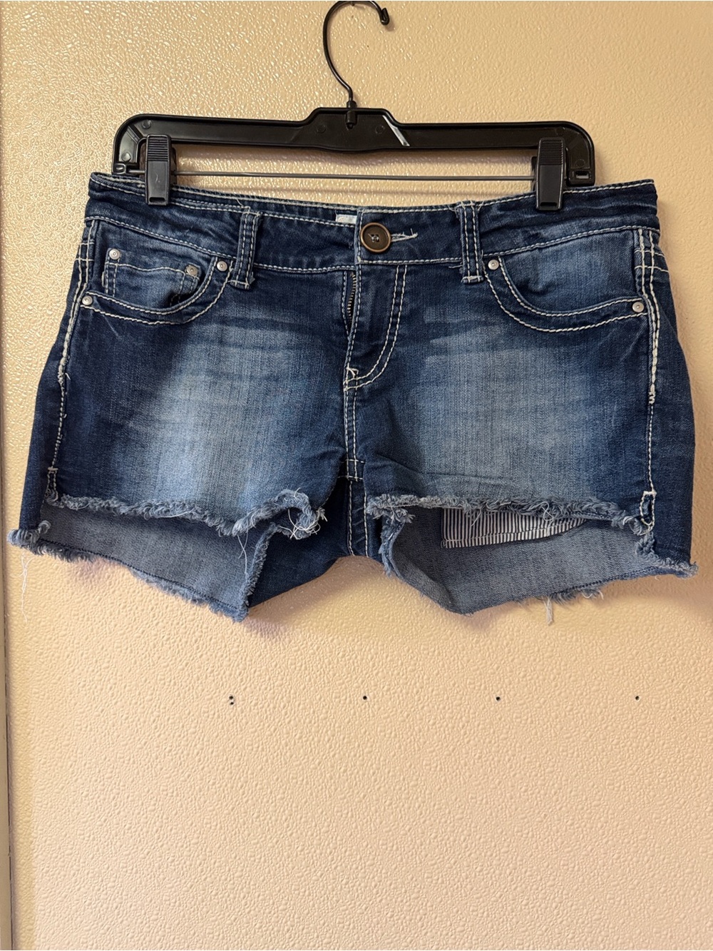 Buckle Daytrip Medium Wash Denim Jeans with Contrast Stitching